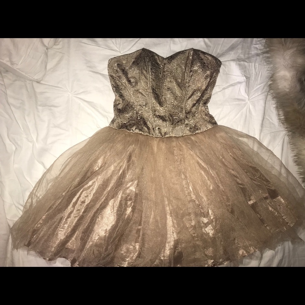 DRESS